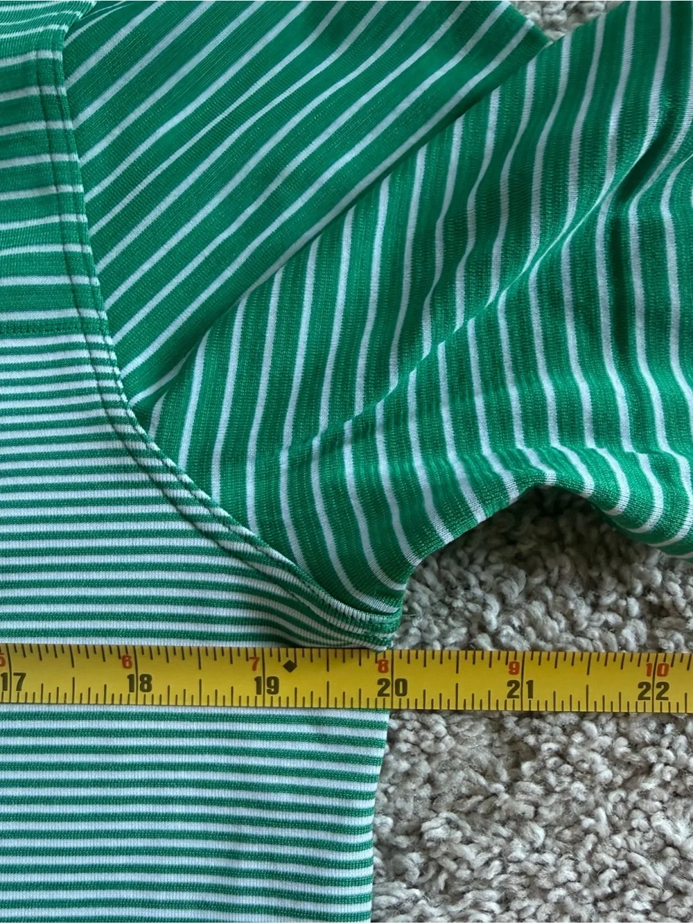 Lululemon Women's seamless classic fit mariner tee. Size Large.